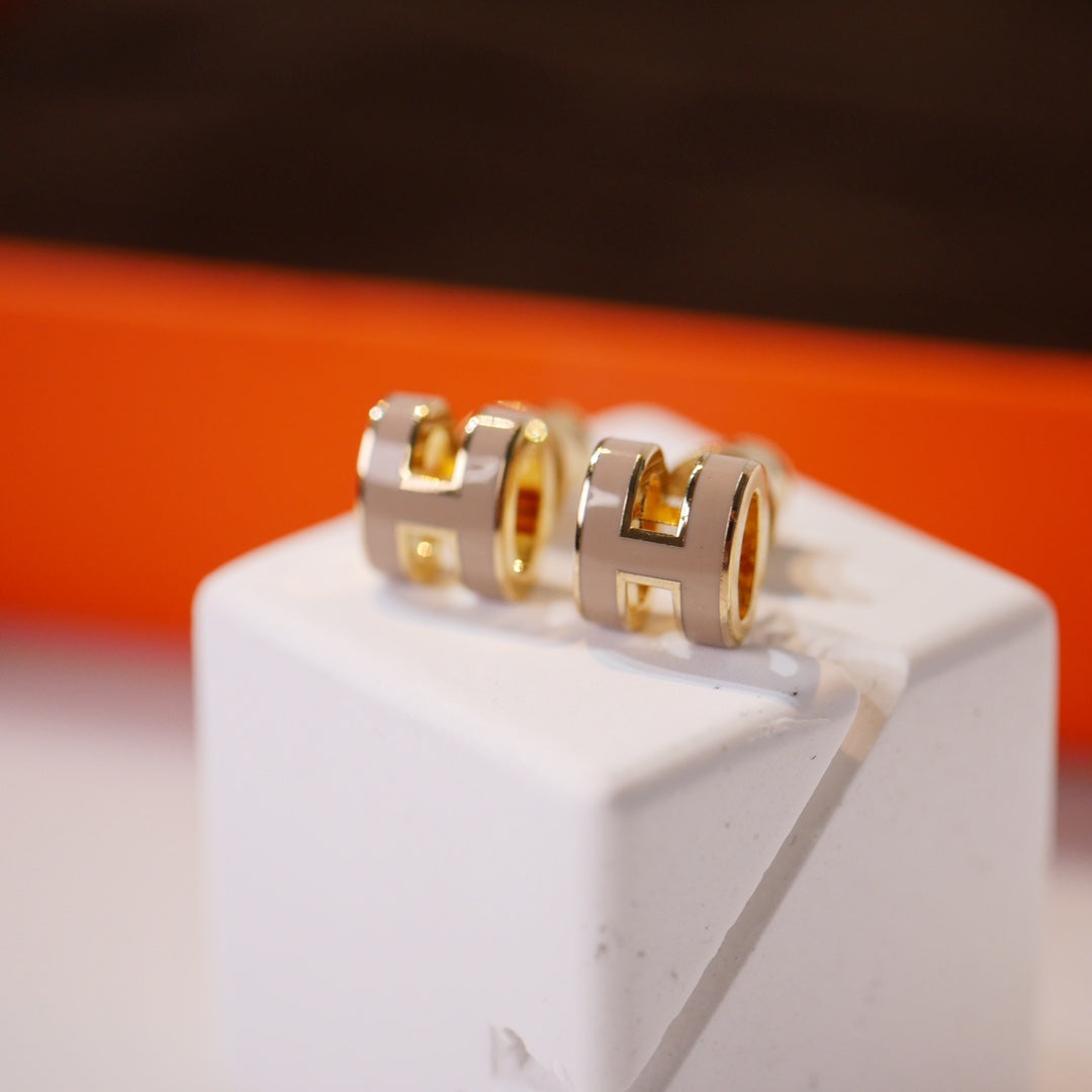 [Loran]MINI POP H GOLD EARRINGS GREY