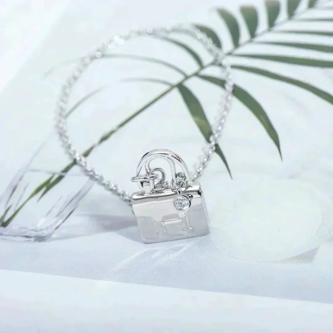 [Loran]AMULETTE PEDANT SILVER NECKLACE