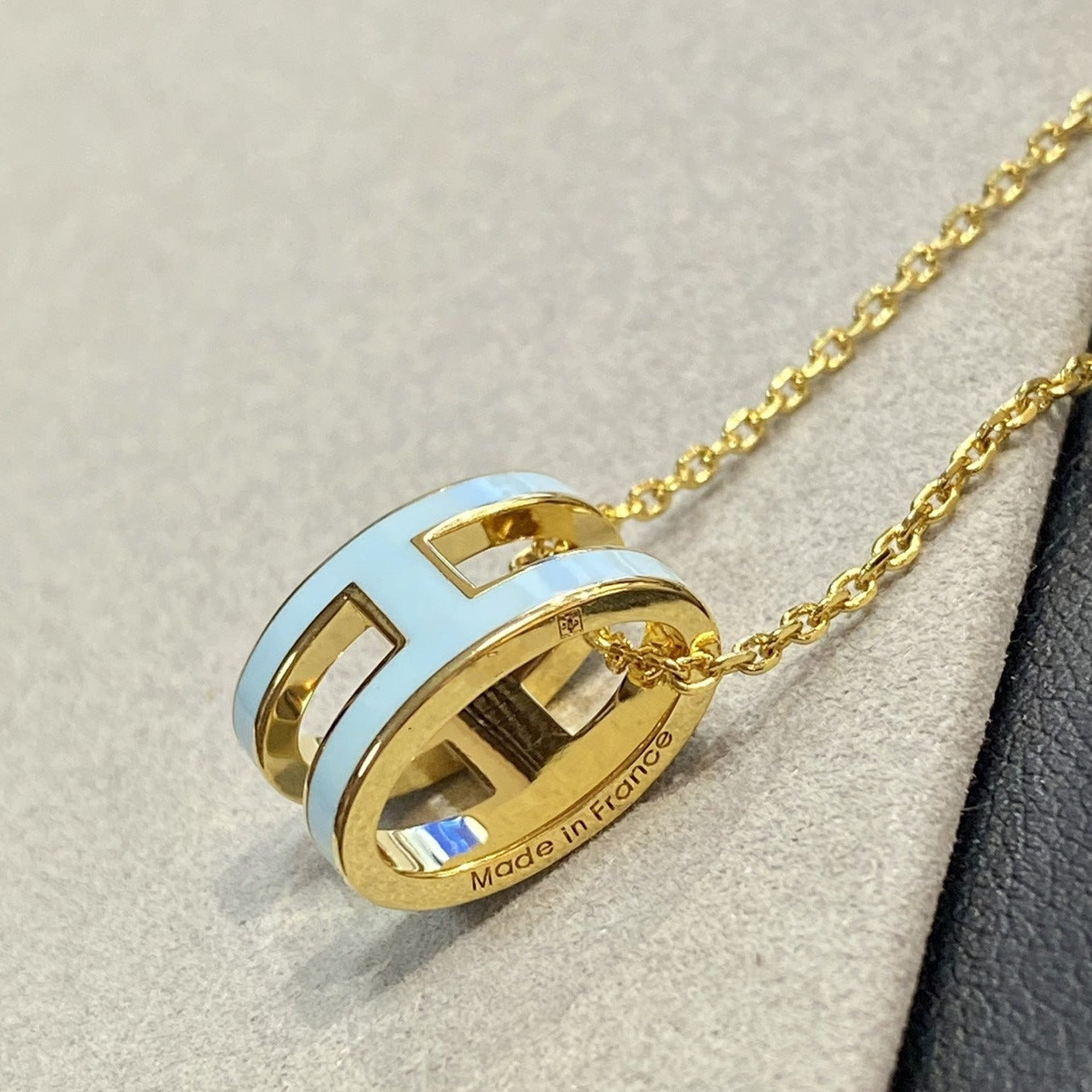 [Loran]POP H LIGHT BLUE NECKLACE