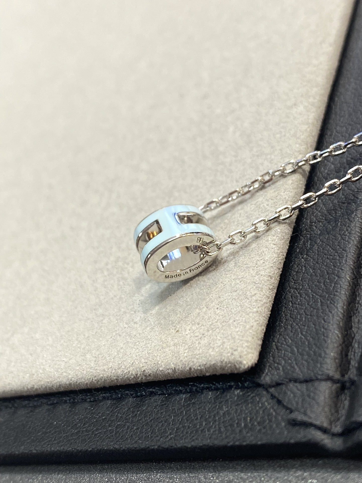 [Loran]POP H LIGHT BLUE NECKLACE