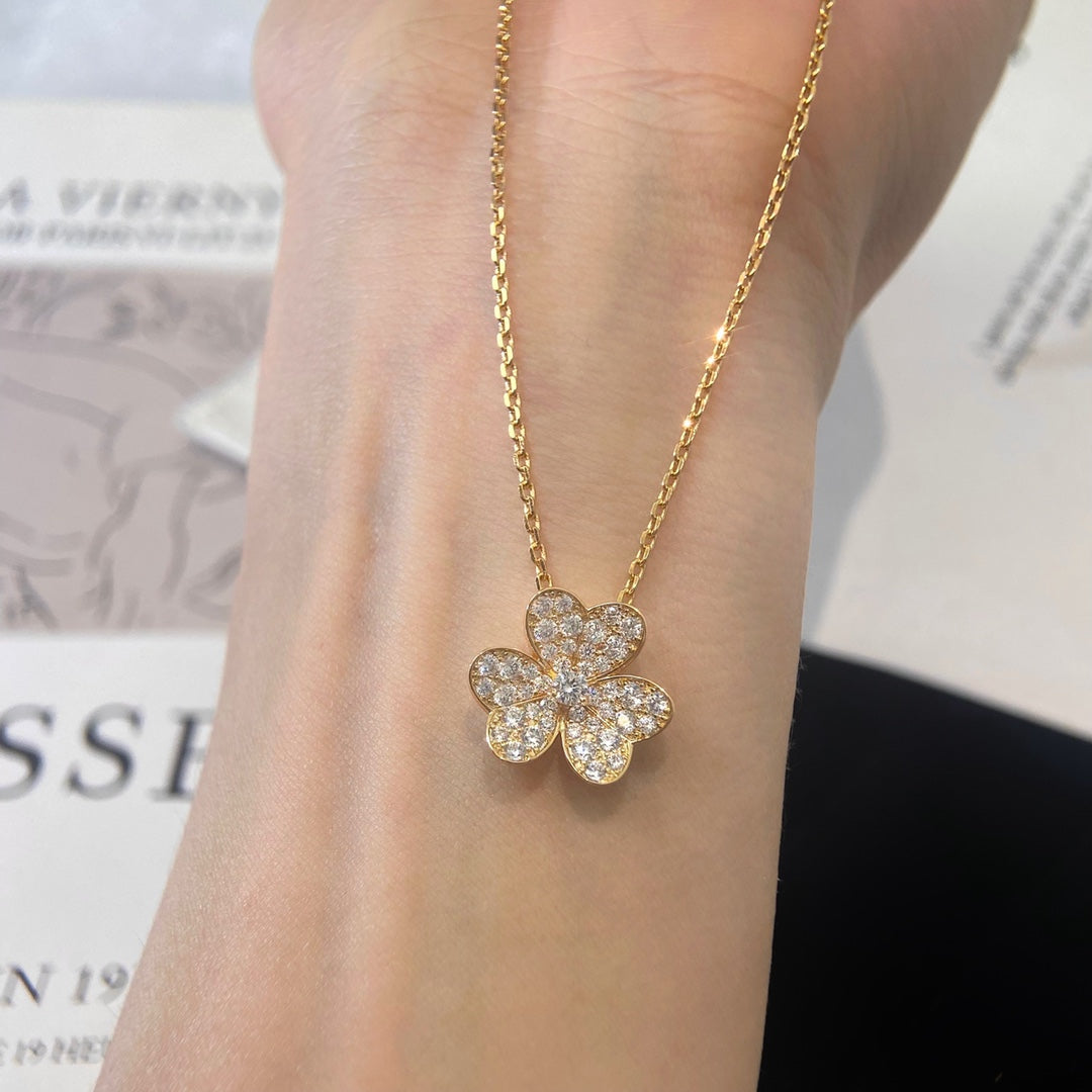 [Loran]PAVÉ DIAMOND FLOWER CHARM NECKLACE