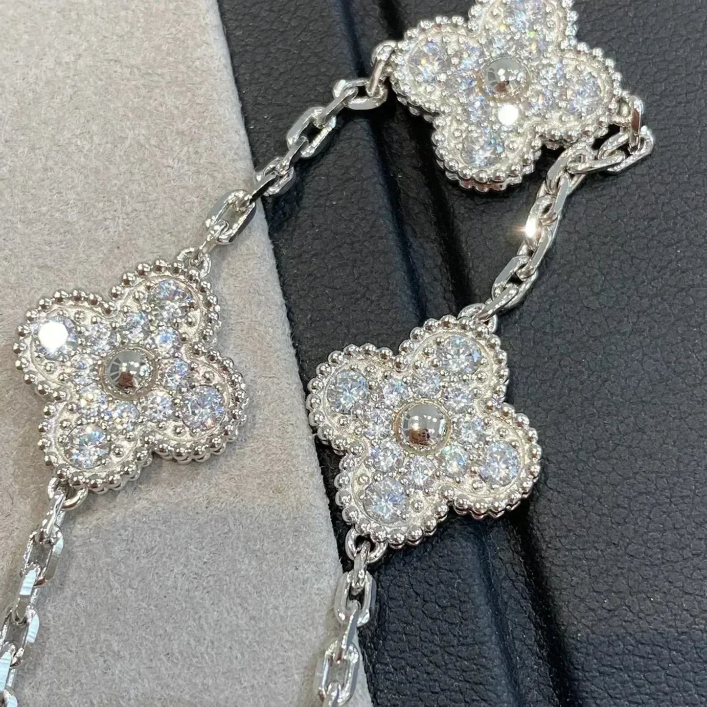 [Loran]LUCKY CLOVER 5-MOTIF BRACELET - FULL-DIAMOND