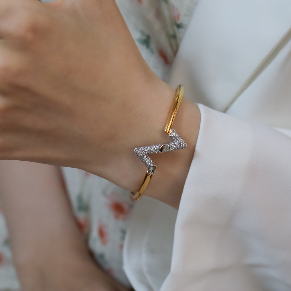 [Loran]VOLTE UPSITE DOWN GOLD DIAMOND BRACELET