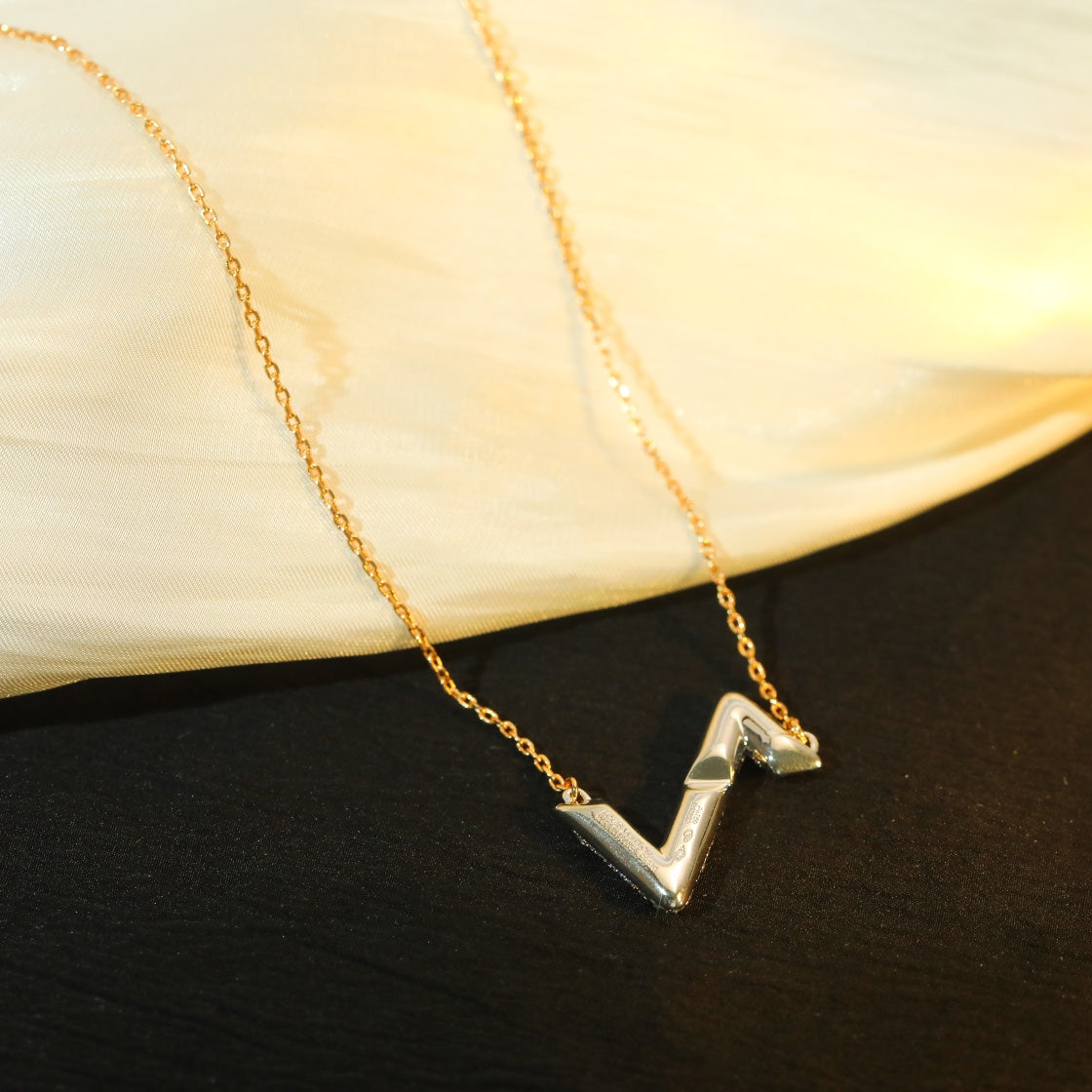 [Loran]VOLT SILVER DIAMOND PEDANT NECKLACE