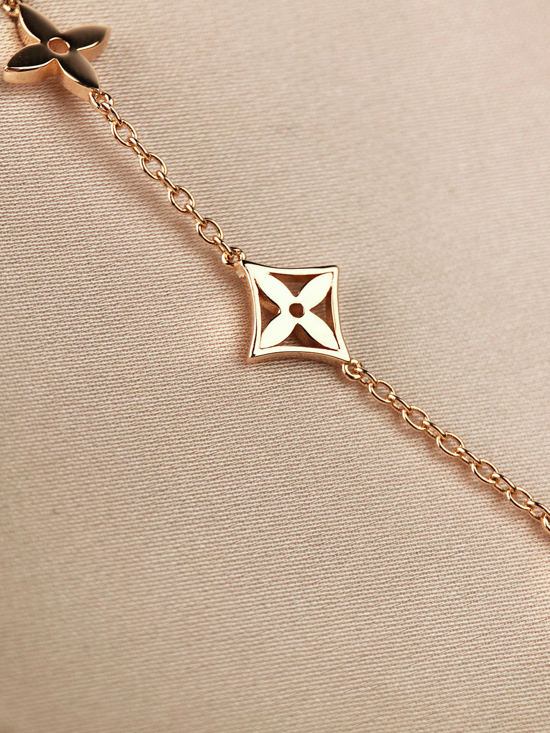 [Loran]STAR AND SUN 7 MOTIFS GOLD BRACELET