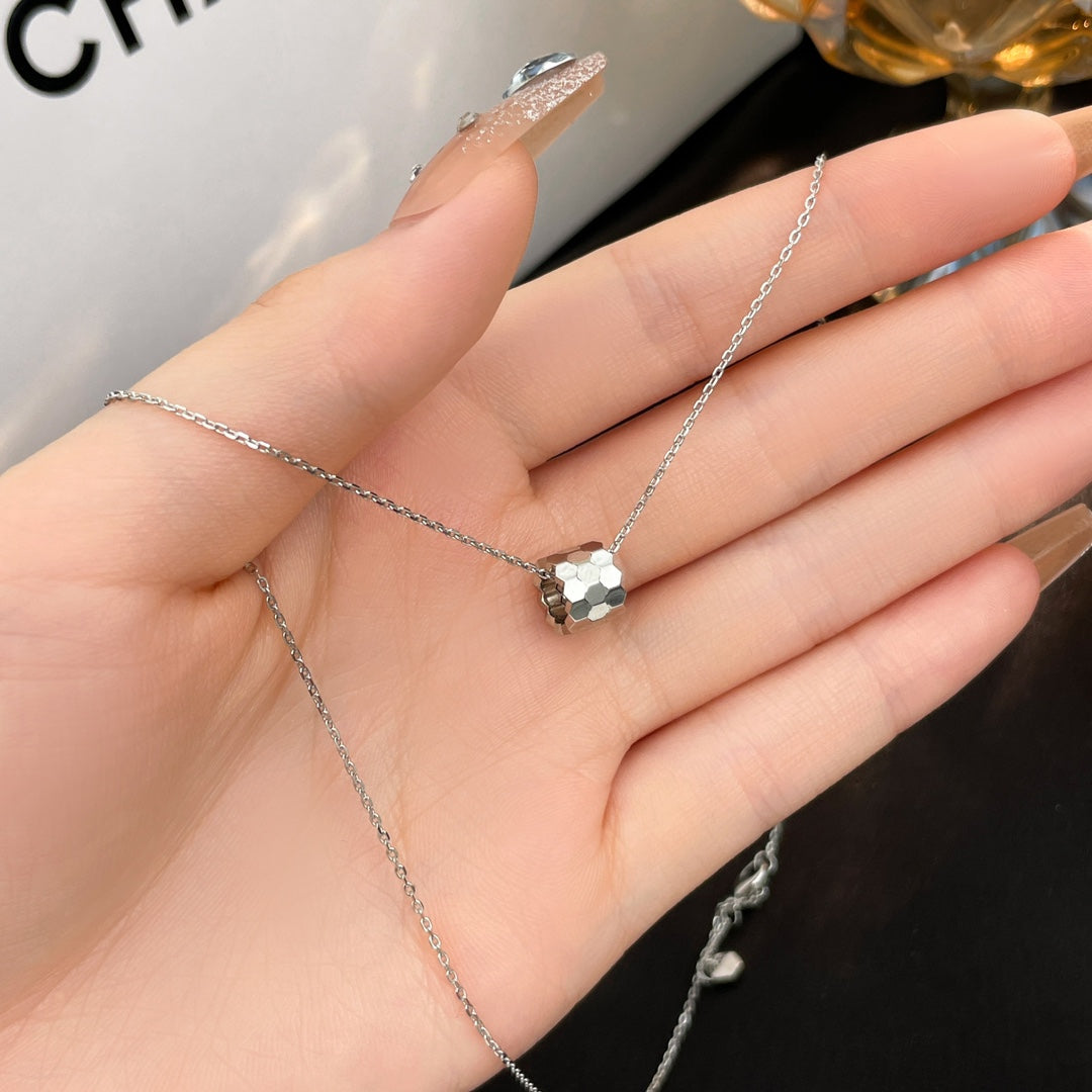 [Loran]BEE MINI NECKLACE