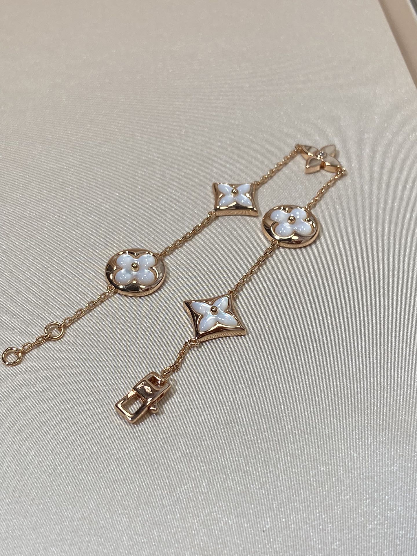 [Loran]STAR AND SUN 5 MOTIF MOP ROSE GOLD BRACELET