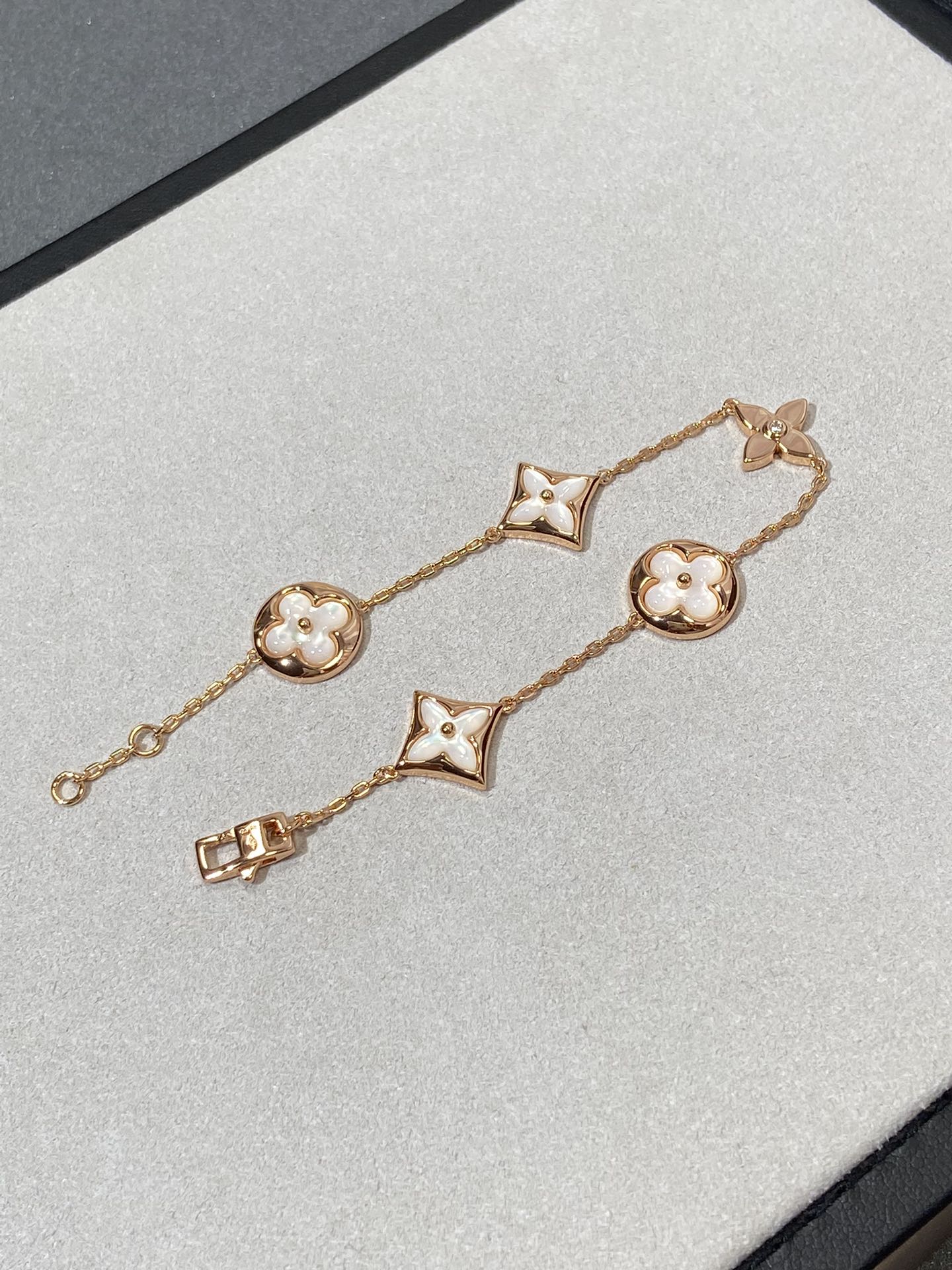 [Loran]STAR AND SUN 5 MOTIF MOP ROSE GOLD BRACELET