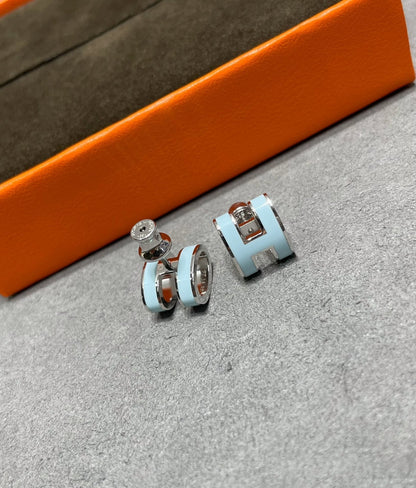[Loran]POP H SKY BLUE STUD EARRINGS