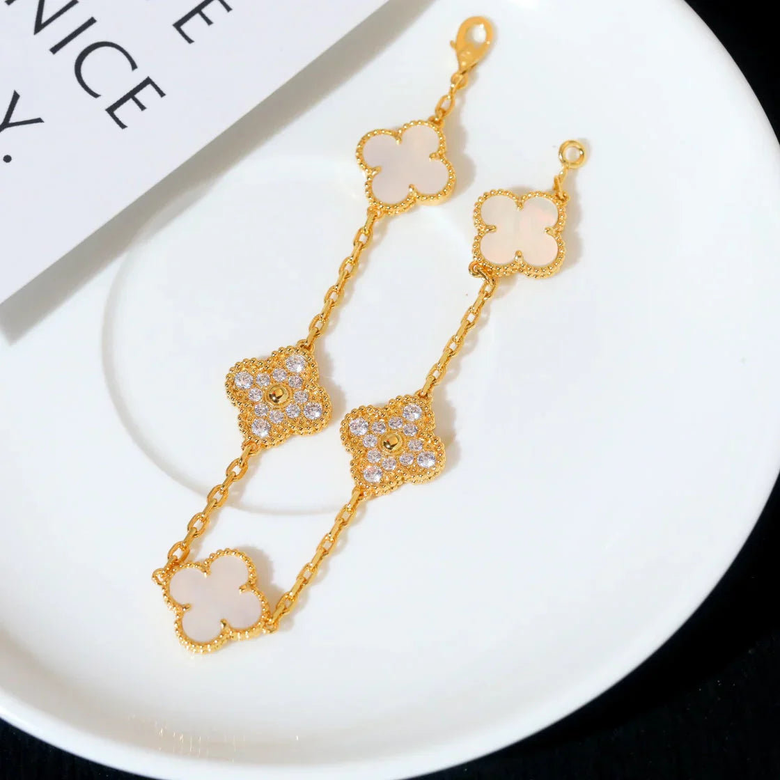 [Loran]LUCKY CLOVER 5-MOTIF BRACELET - WHITE MOTHER-OF-PEARL COLLECTION