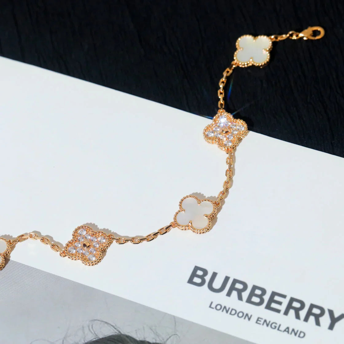 [Loran]LUCKY CLOVER 5-MOTIF BRACELET - WHITE MOTHER-OF-PEARL COLLECTION