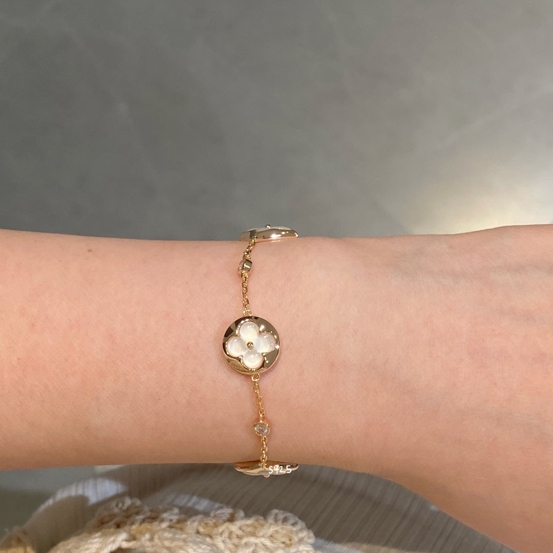 [Loran]STAR AND SUN 4 MOTIF WHITE MOP ROSE GOLD BRACELET