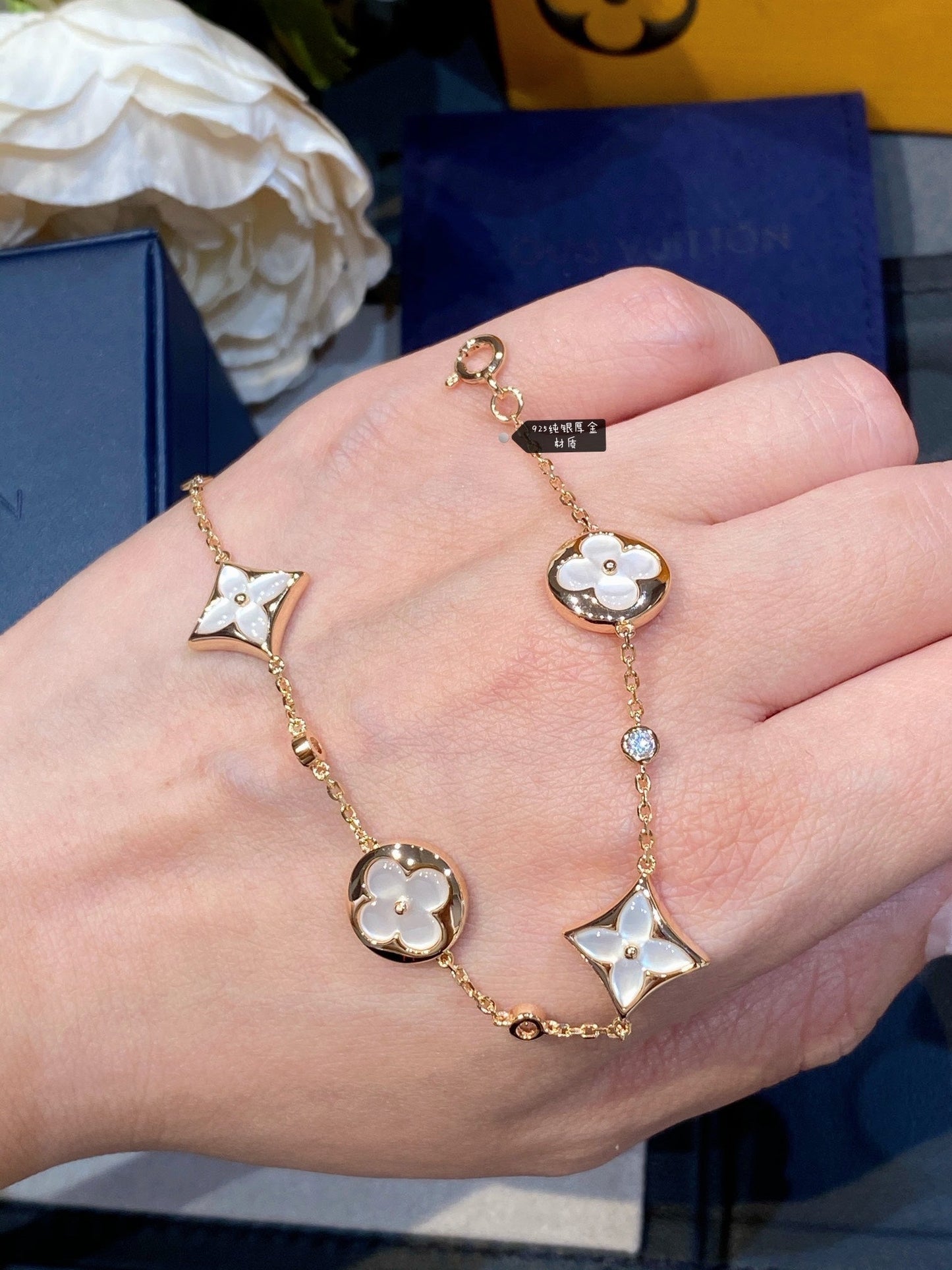 [Loran]STAR AND SUN 4 MOTIF WHITE MOP ROSE GOLD BRACELET
