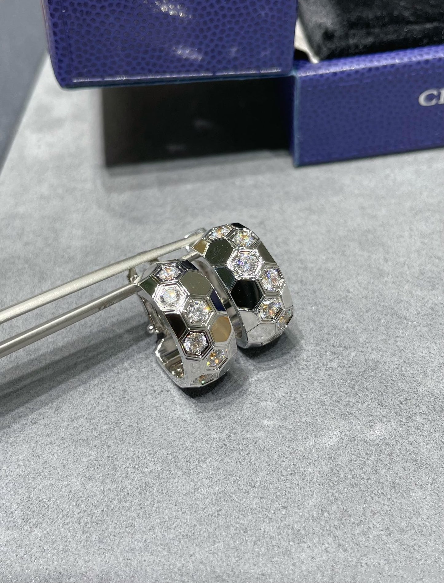 [Loran]BEE LOVE DIAMOND HOOP EARRINGS