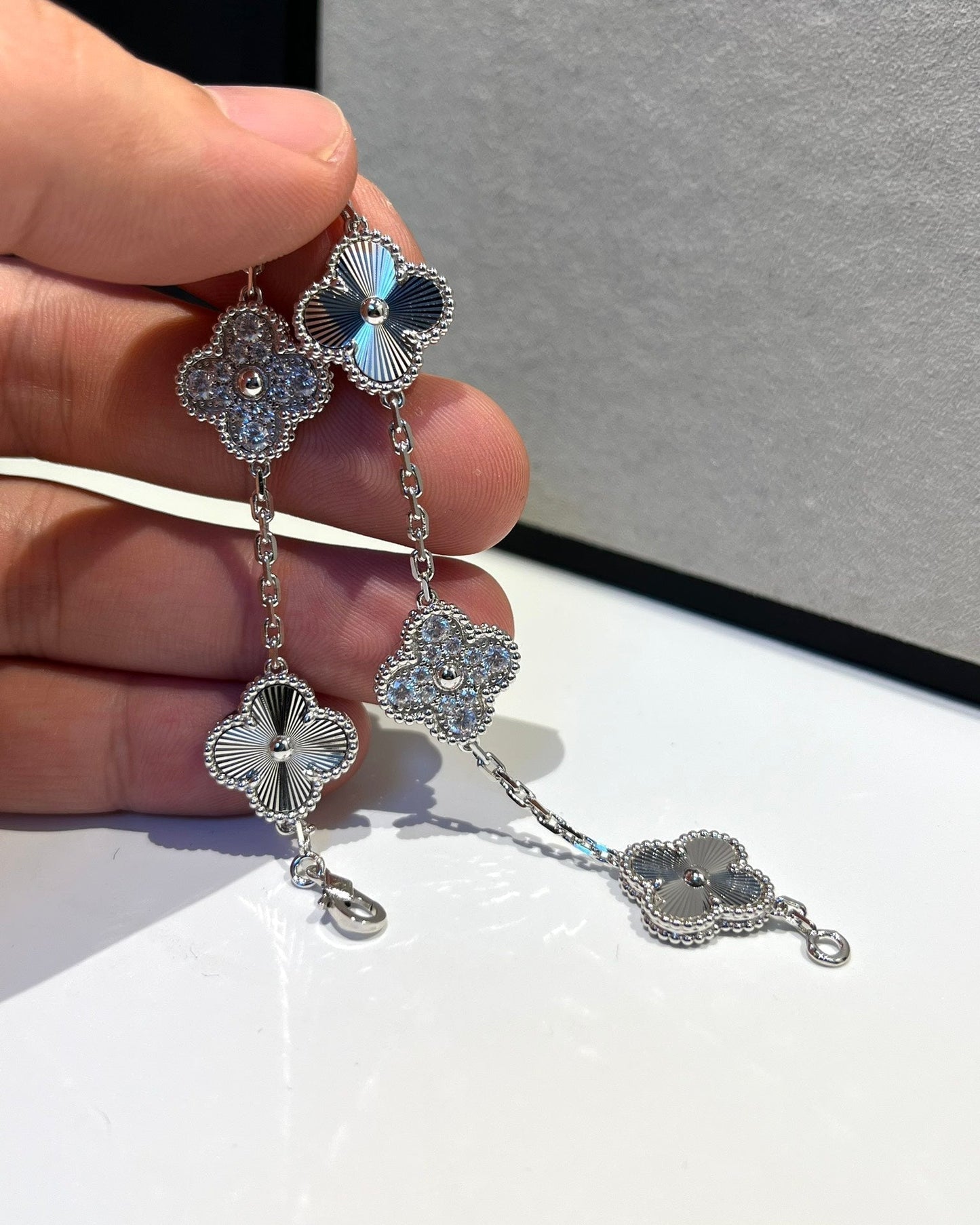 [Loran]LUCKY CLOVER 5-MOTIF BRACELET - LASER COLLECTION