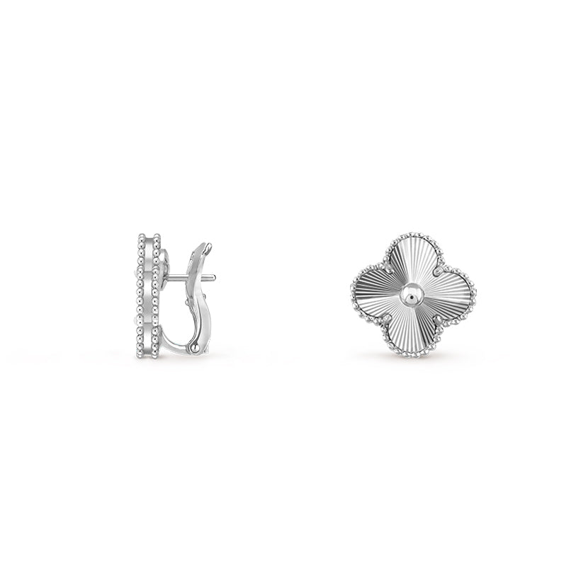 [Loran]15MM CLOVER FLOWER STUD EARRINGS WHITE GOLD COLLECTION