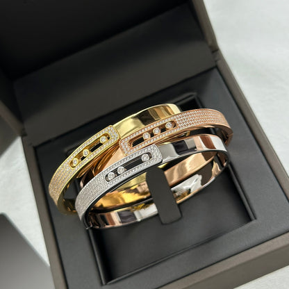 [Loran]MOVE NOA PAVÉ DIAMOND BANGLE BRACELET
