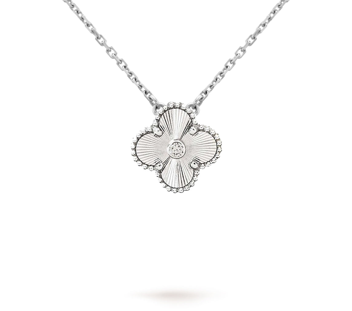 [Loran]LIMITED EDITION CHRISTMAS CLOVER FLOWER NECKLACE - 15MM ANNUAL COLLECTIBLE PENDANT