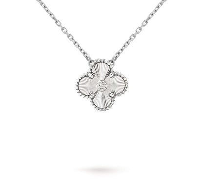 [Loran]LIMITED EDITION CHRISTMAS CLOVER FLOWER NECKLACE - 15MM ANNUAL COLLECTIBLE PENDANT