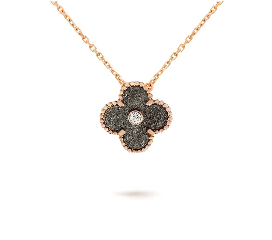 [Loran]LIMITED EDITION CHRISTMAS CLOVER FLOWER NECKLACE - 15MM ANNUAL COLLECTIBLE PENDANT