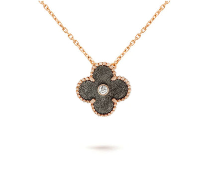 [Loran]LIMITED EDITION CHRISTMAS CLOVER FLOWER NECKLACE - 15MM ANNUAL COLLECTIBLE PENDANT