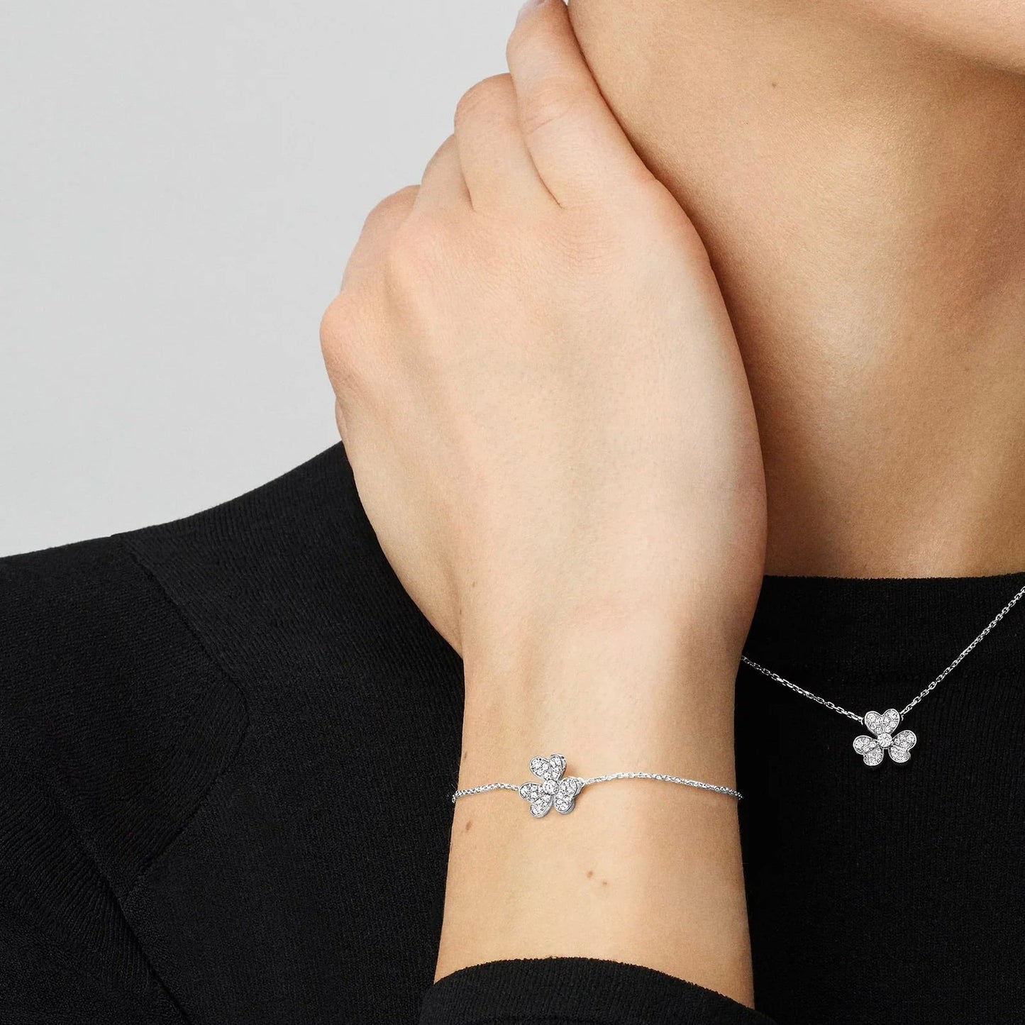 [Loran]LUMINOUS BLOSSOM SINGLE-MOTIF CHARM BRACELET