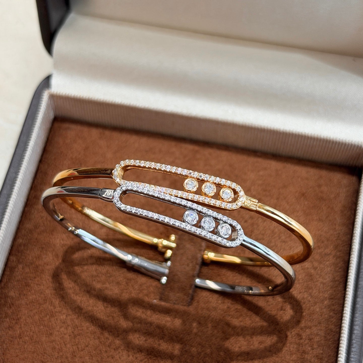 [Loran]MOVE PAVÉ DIAMOND BANGLE BRACELET M