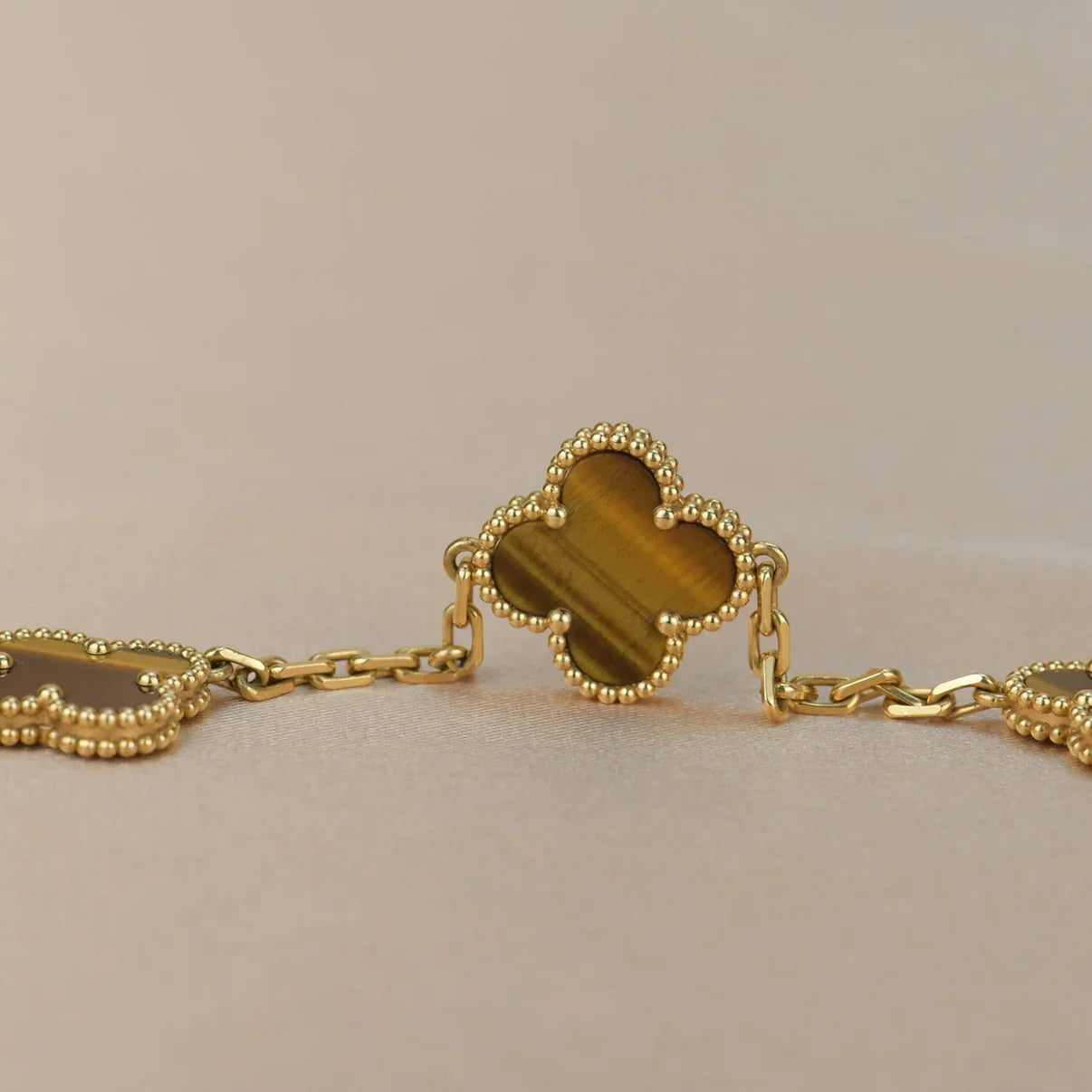 [Loran]LUCKY CLOVER 5-MOTIF BRACELET -  TIGER’S EYE COLLECTION