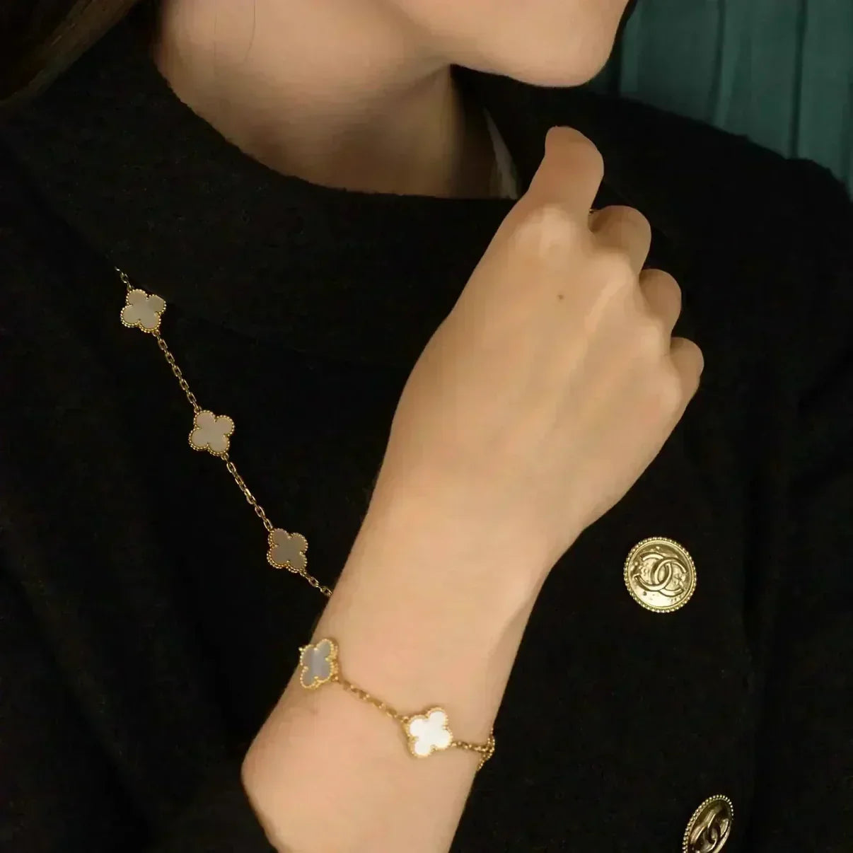 [Loran]LUCKY CLOVER 5-MOTIF BRACELET - WHITE MOTHER-OF-PEARL COLLECTION