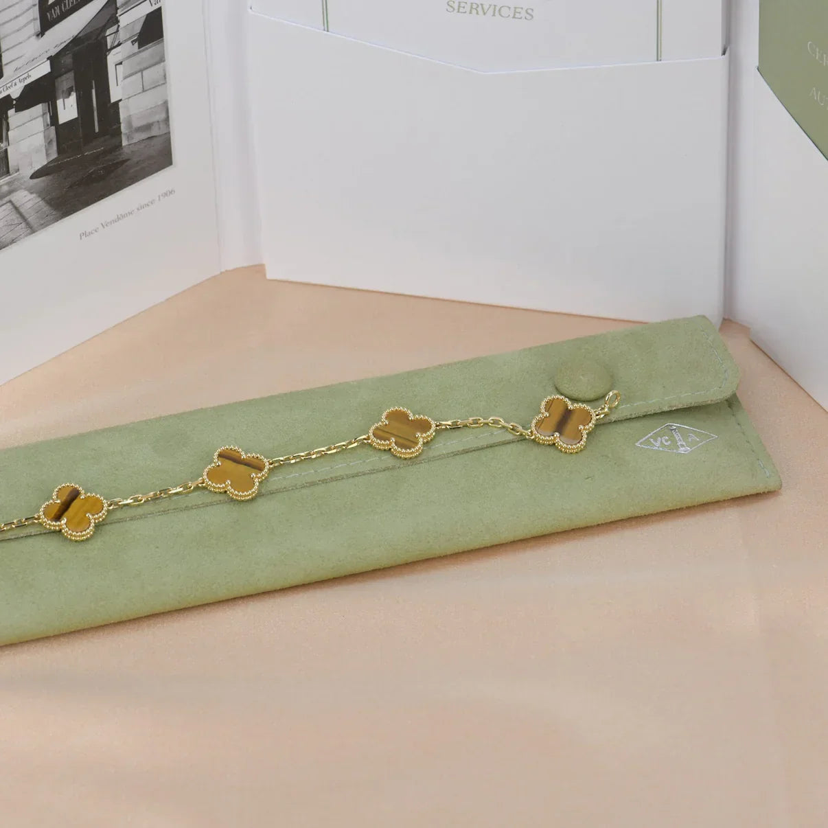 [Loran]LUCKY CLOVER 5-MOTIF BRACELET -  TIGER’S EYE COLLECTION