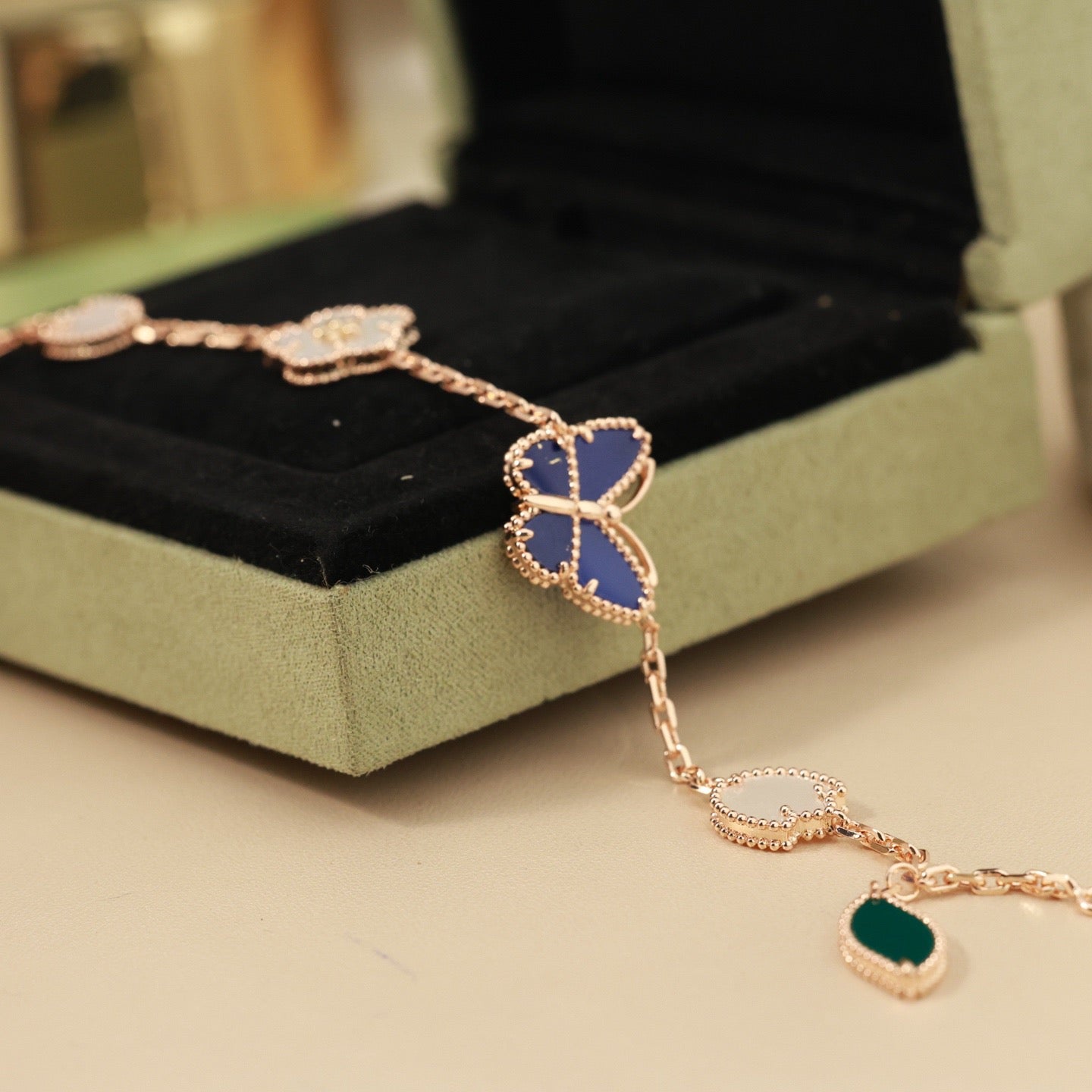 [Loran]SPRING ENCHANTMENT BUTTERFLY & FLORAL CHARM BRACELET