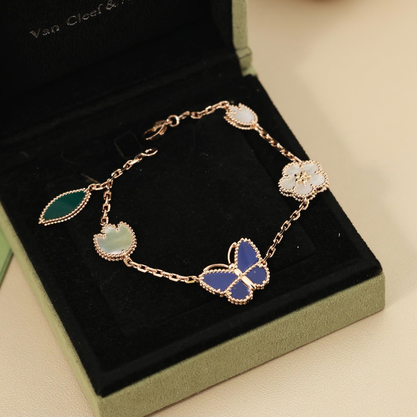 [Loran]SPRING ENCHANTMENT BUTTERFLY & FLORAL CHARM BRACELET