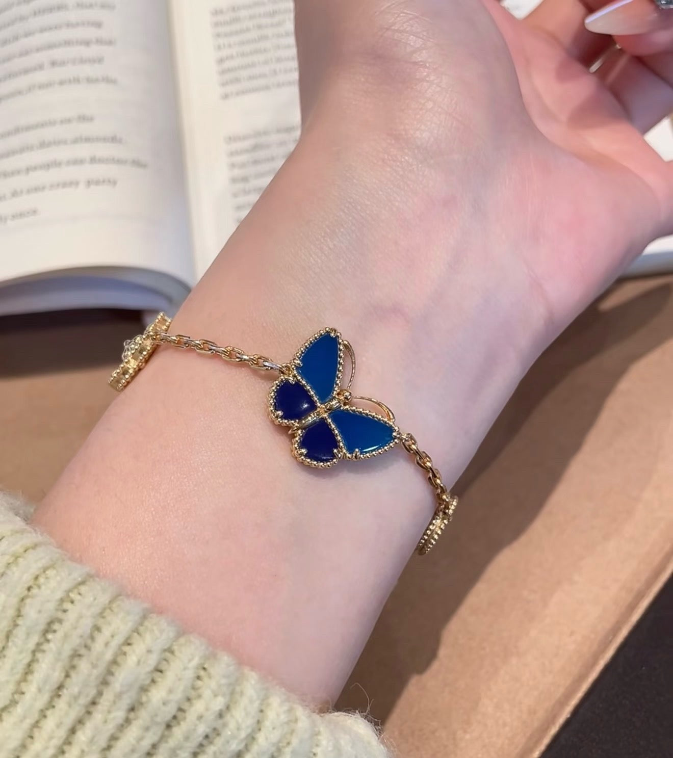 [Loran]SPRING ENCHANTMENT BUTTERFLY & FLORAL CHARM BRACELET