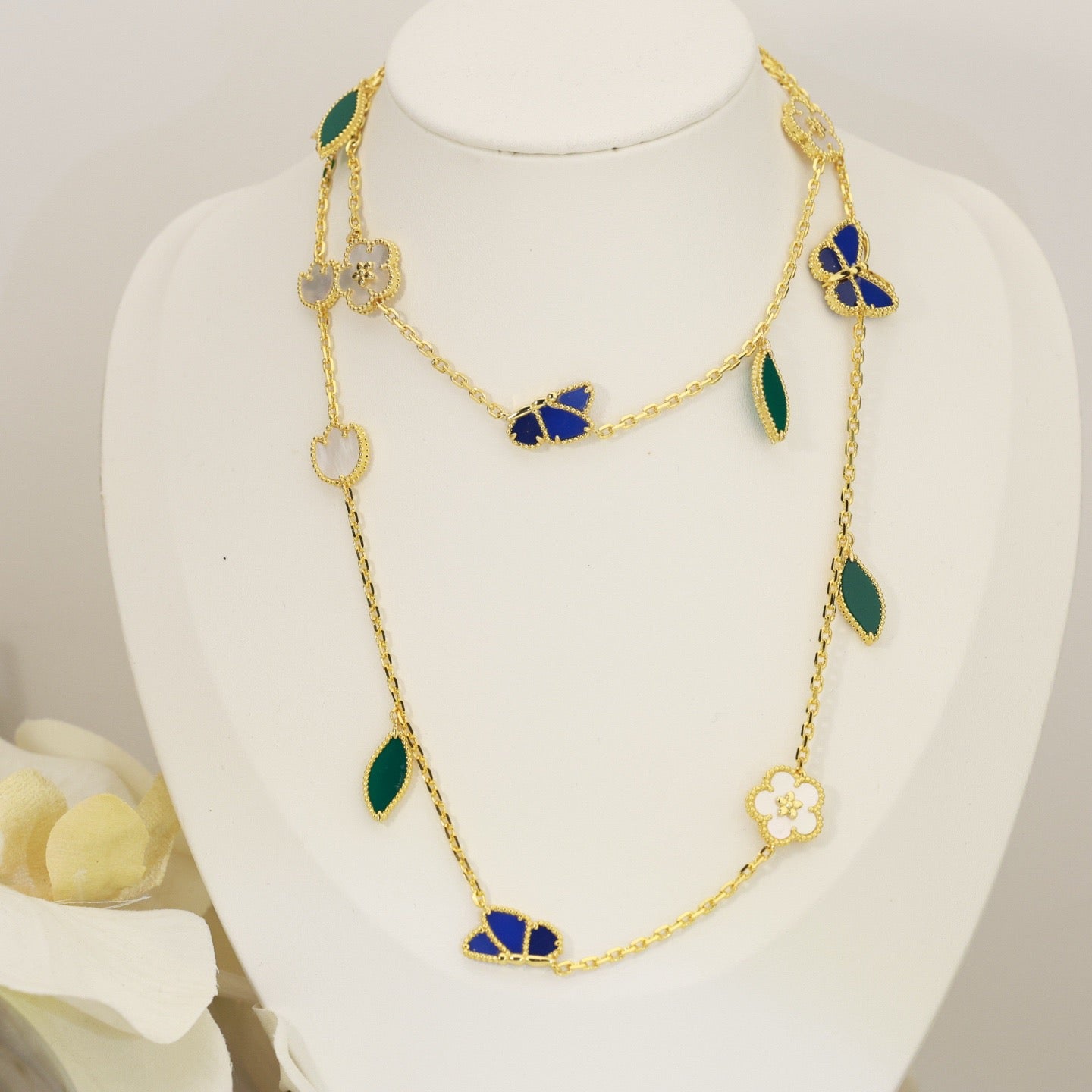 [Loran]LUCKY SPRING BUTTERFLY & FLOWER STATEMENT NECKLACE - 15-MOTIF FLORAL DESIGN