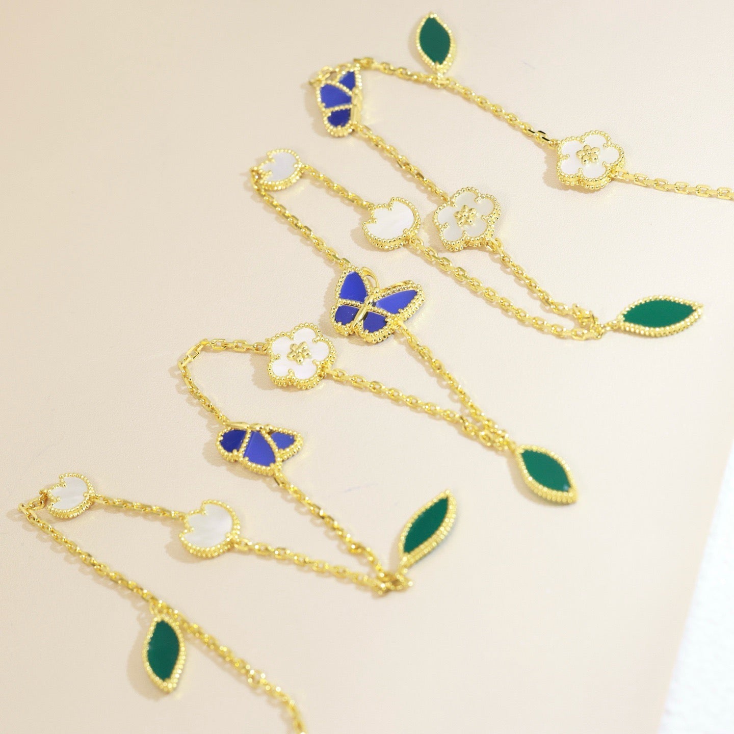 [Loran]LUCKY SPRING BUTTERFLY & FLOWER STATEMENT NECKLACE - 15-MOTIF FLORAL DESIGN