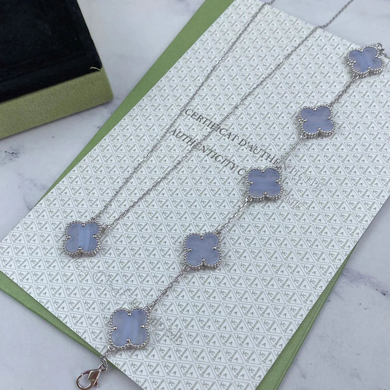 [Loran]LUCKY CLOVER 5-MOTIF BRACELET - PURPLE CHALCEDONY COLLECTION