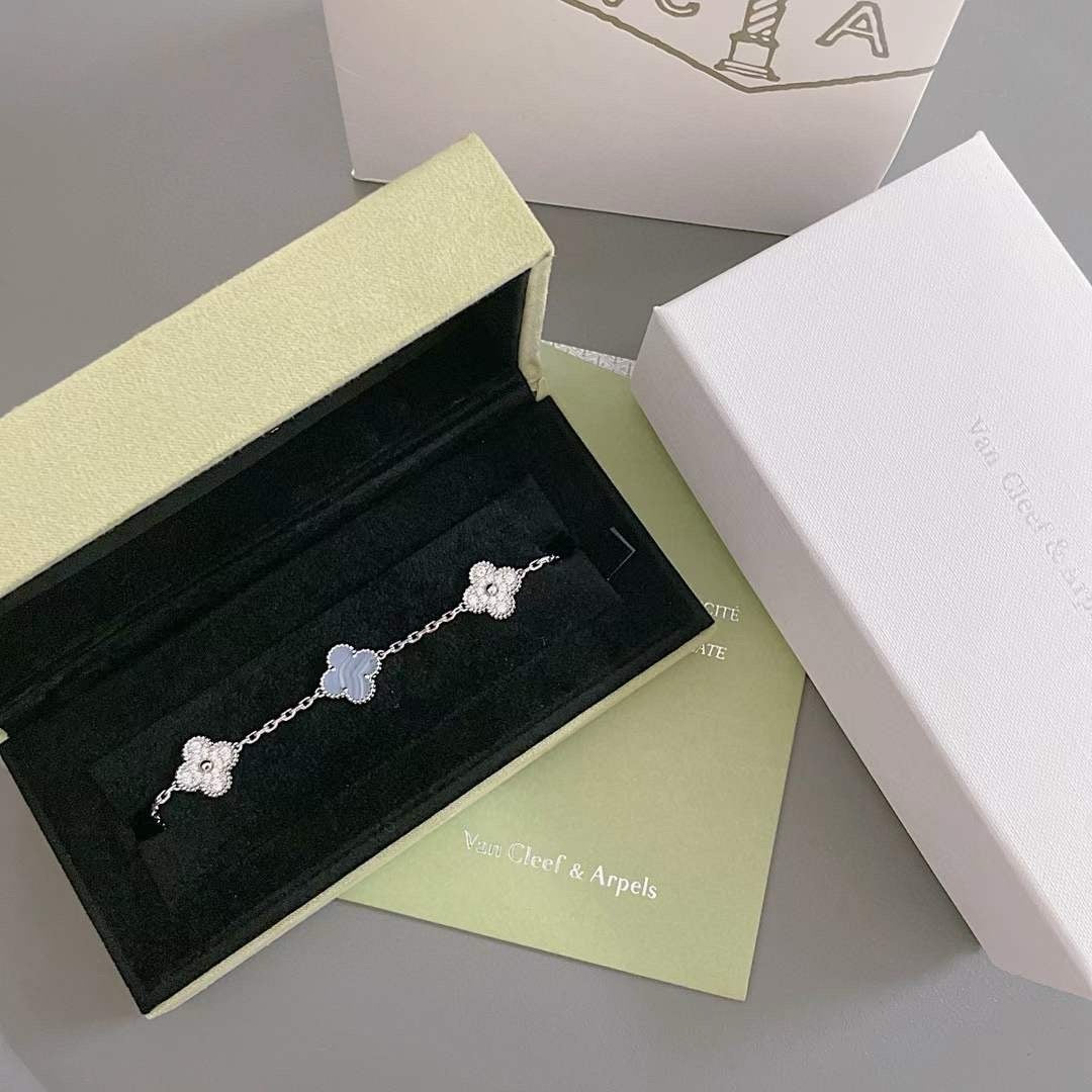 [Loran]LUCKY CLOVER 5-MOTIF BRACELET - PURPLE CHALCEDONY COLLECTION