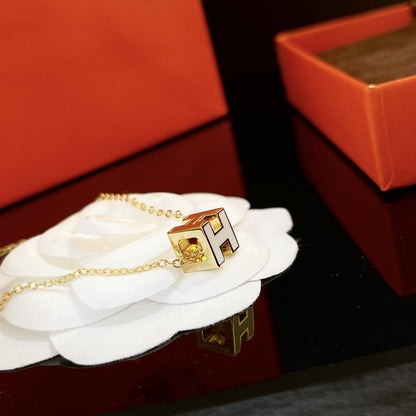 [Loran]H WHITE SQUARE GOLD NECKLACE