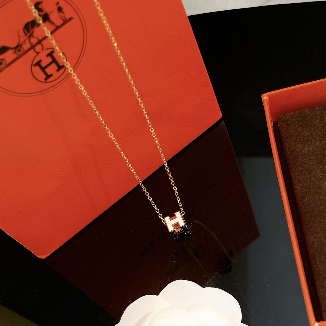 [Loran]H WHITE SQUARE GOLD NECKLACE