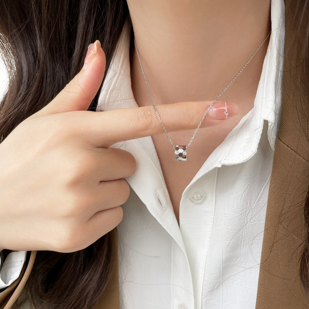 [Loran]BEE MINI PEDANT DIAMOND NECKLACE