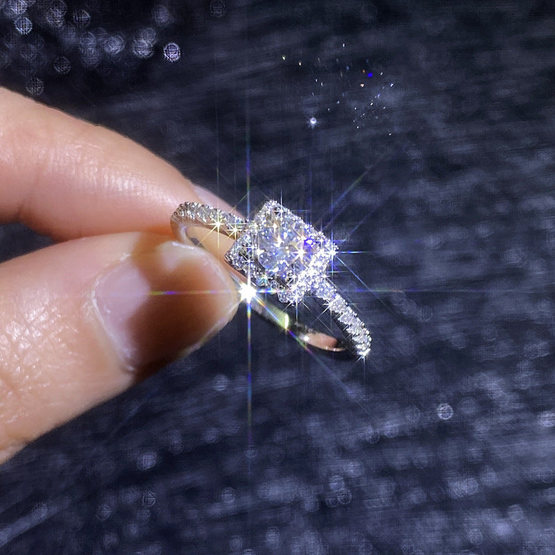[Loran]DAINTY SUGAR-CUBE MOISSANITE RING
