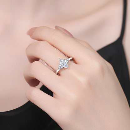 [Loran]ELEGANT MARQUISE CUT MOISSANITE RING WITH SIDE ACCENTS