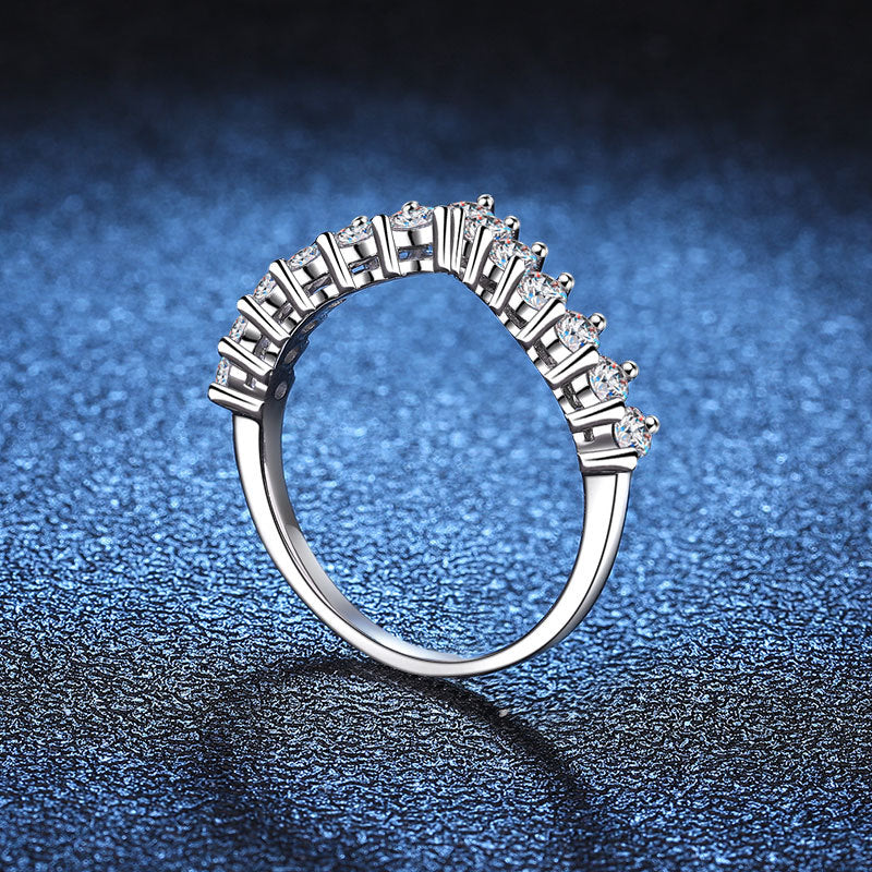[Loran]ELEGANT V-SHAPED CHEVRON MOISSANITE RING