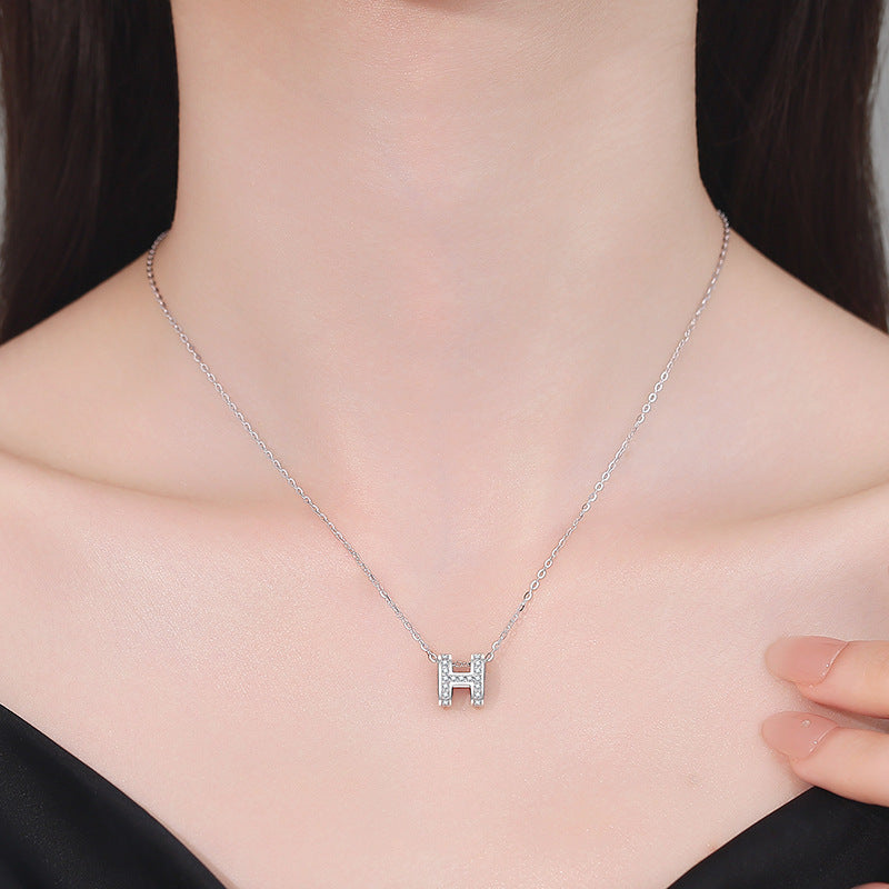 [Loran]FULL-PAVE "H" MOISSANITE PENDANT NECKLACE
