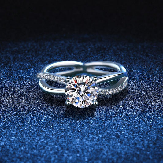 [Loran]ELEGANT 4-PRONG CROSSOVER MOISSANITE ENGAGEMENT RING