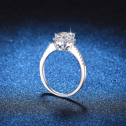 [Loran]RADIANT ROUND HALO MOISSANITE ENGAGEMENT RING