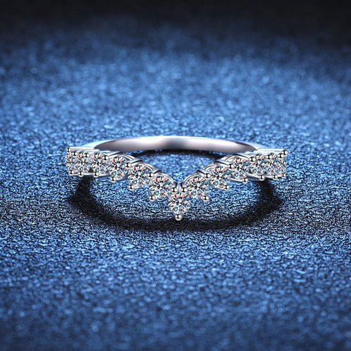 [Loran]ELEGANT V-SHAPED CHEVRON MOISSANITE RING