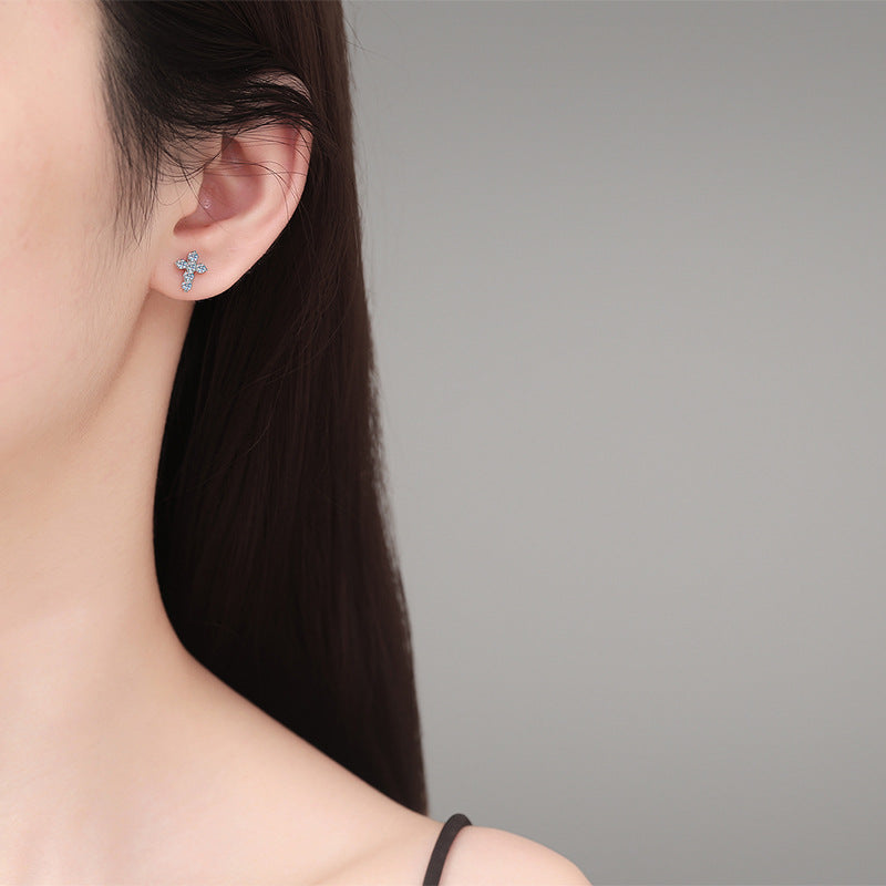 [Loran]SPARKLING CROSS MOISSANITE STUD EARRINGS