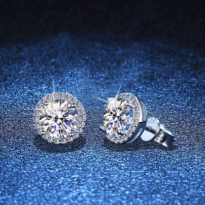 [Loran]CLASSIC 4-PRONG ROUND MOISSANITE STUD EARRINGS