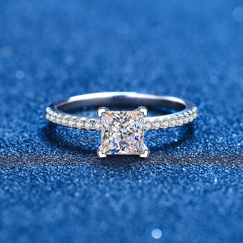 [Loran]ELEGANT PRINCESS CUT MOISSANITE ENGAGEMENT RING